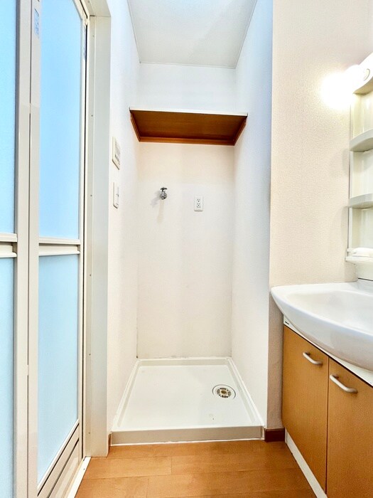 物件内観写真16　(洗濯機置場)