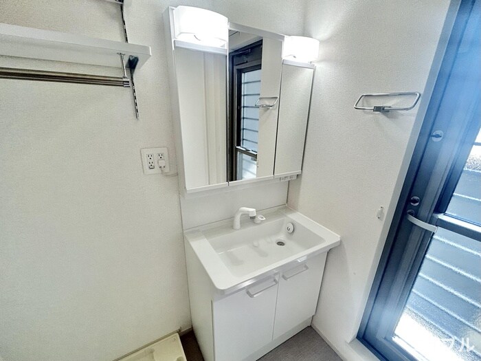 物件内観写真9　(洗面)