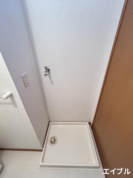 物件内観写真13　(洗濯機置場)