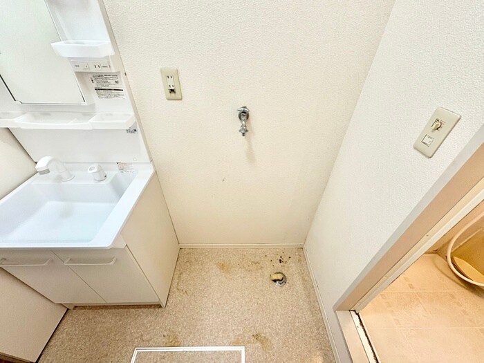 物件内観写真17　(洗濯機置場)