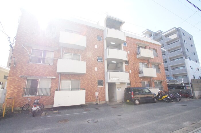 物件外観写真3　(駐車場)