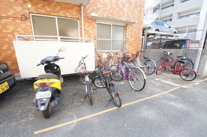 物件外観写真6　(駐輪場)