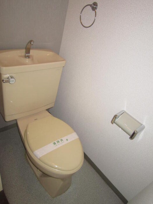 物件内観写真8　(トイレ)