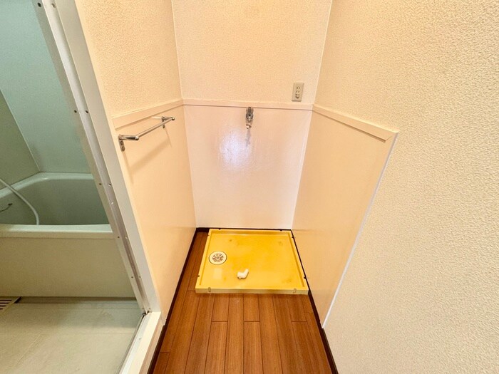 物件内観写真10　(洗濯機置場)