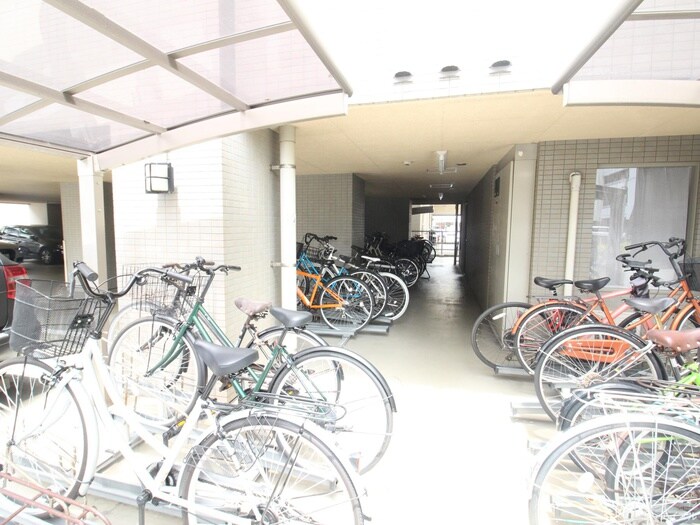 物件外観写真5　(駐輪場)