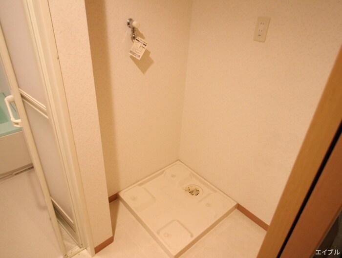 物件内観写真13　(洗濯機置場)