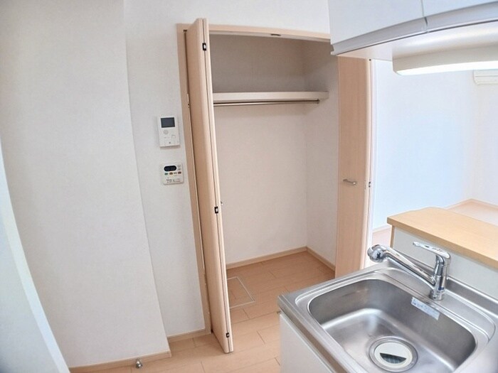 物件内観写真7　(収納)