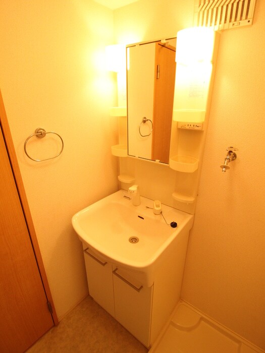 物件内観写真8　(洗面)