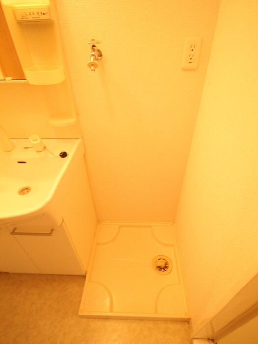 物件内観写真13　(洗濯機置場)