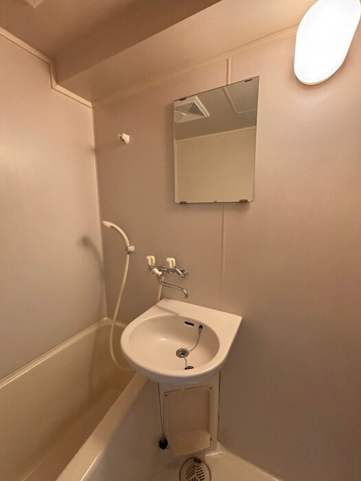 物件内観写真11　(洗面)