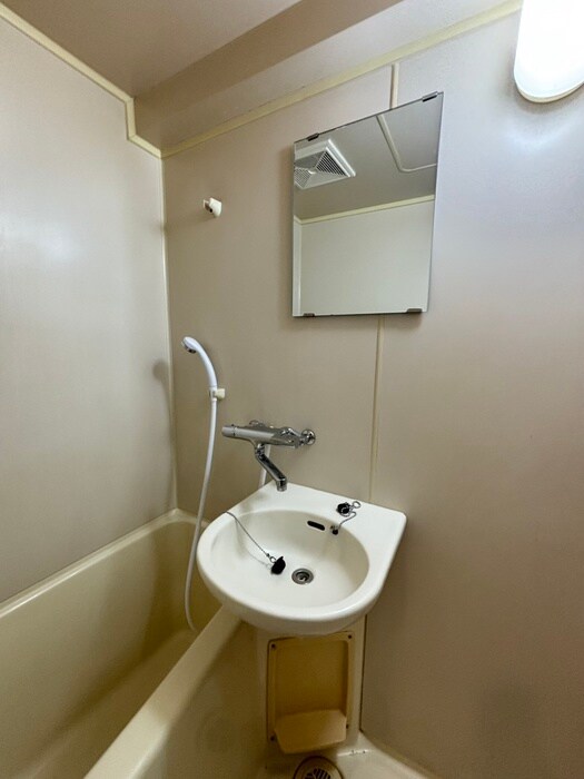 物件内観写真11　(洗面)