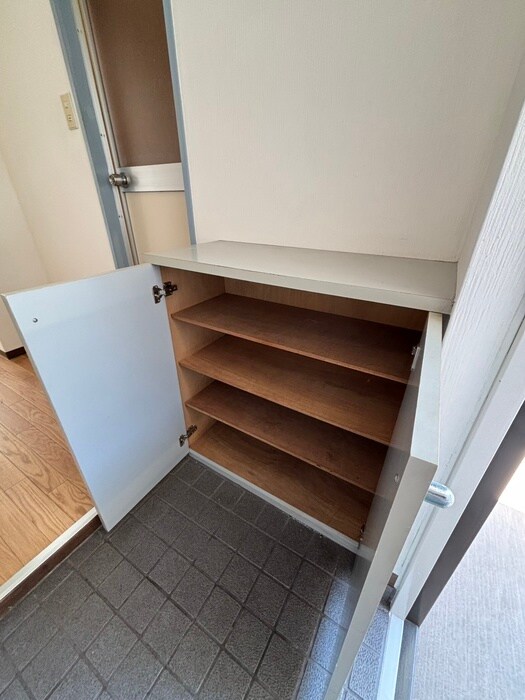 物件内観写真13　(靴箱)