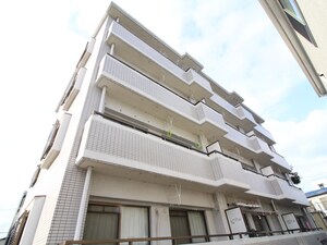 ファミ－ル小戸外観写真