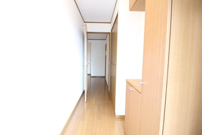 物件内観写真10　(玄関)