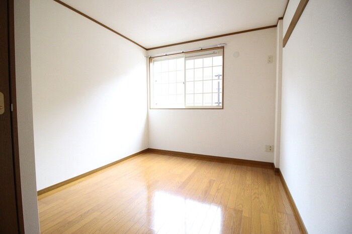 物件内観写真11　(室内からの展望)