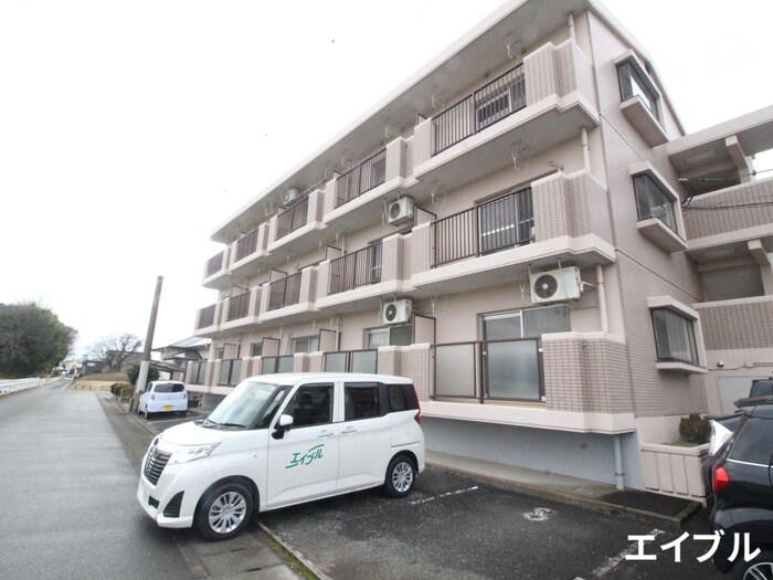 物件外観写真2　(駐車場)