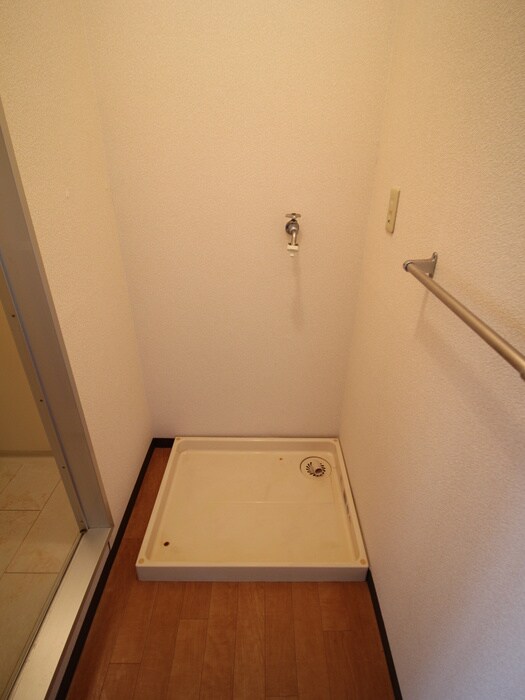 物件内観写真14　(洗濯機置場)