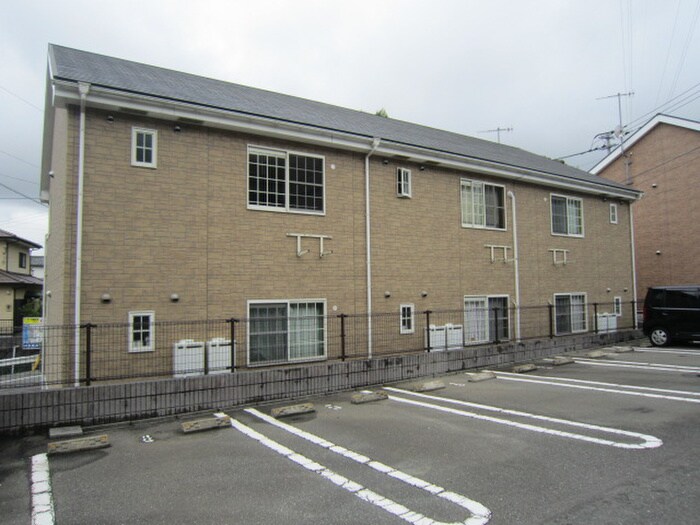 物件外観写真4　(駐車場)