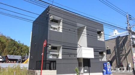 ALLURE和白外観写真