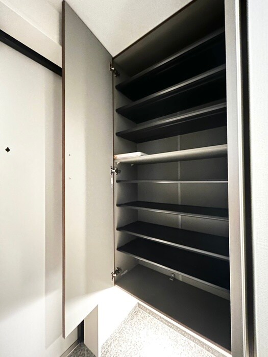 物件内観写真8　(靴箱)