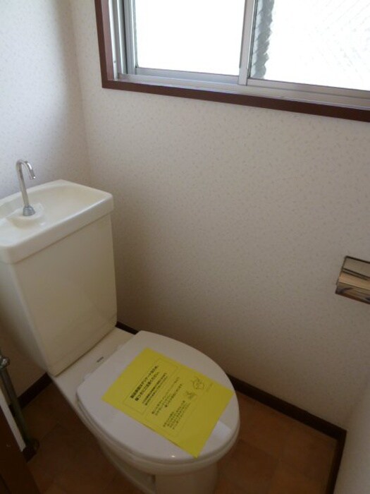 物件内観写真14　(トイレ)