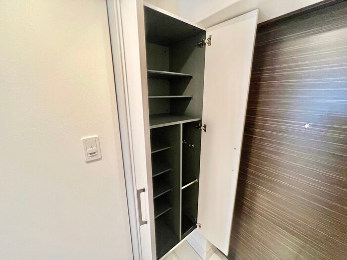 物件内観写真10　(靴箱)