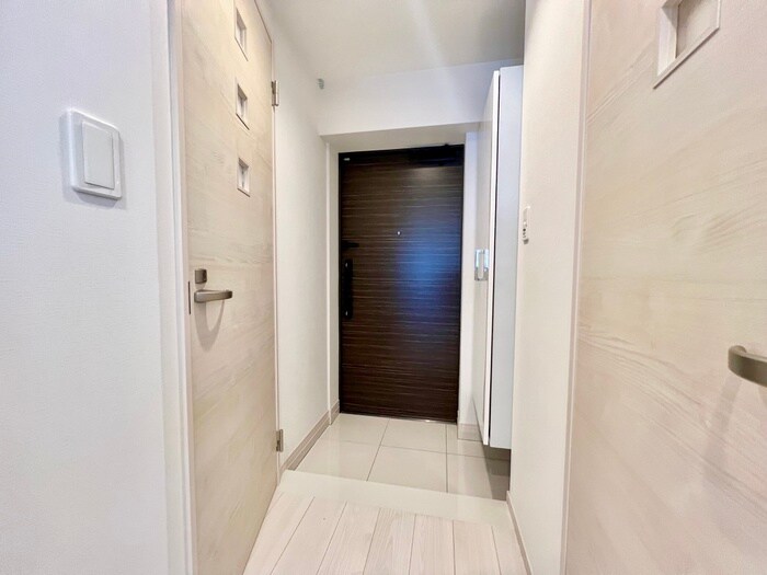 物件内観写真11　(玄関)