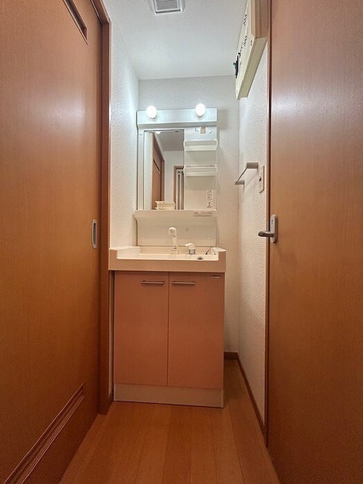 物件内観写真11　(洗面)