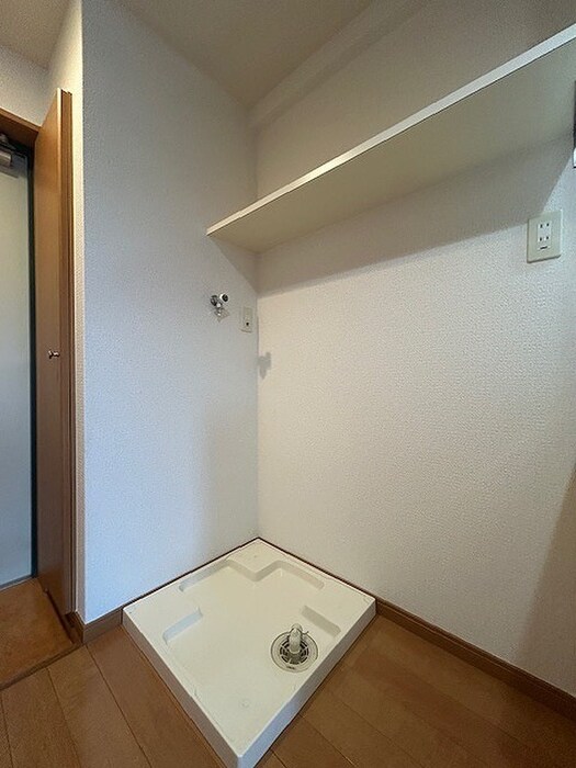 物件内観写真17　(洗濯機置場)