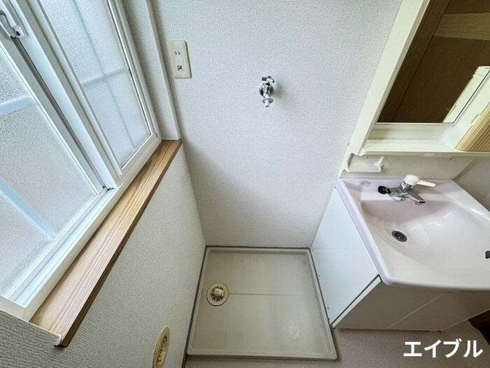 物件内観写真11　(洗濯機置場)