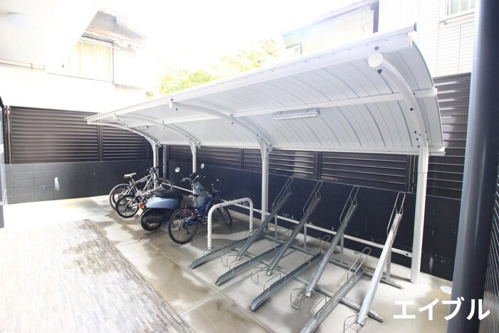 物件外観写真5　(駐輪場)