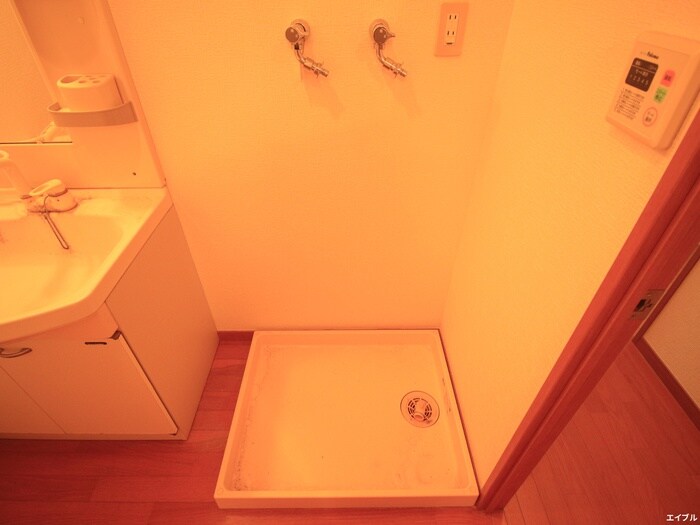 物件内観写真12　(洗濯機置場)