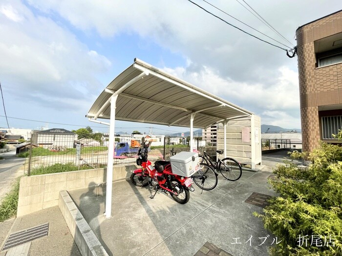 物件外観写真3　(駐輪場)