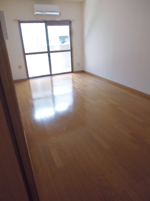 物件内観写真4　(居室)