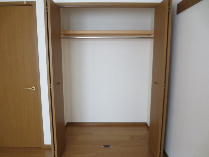 物件内観写真10　(収納)