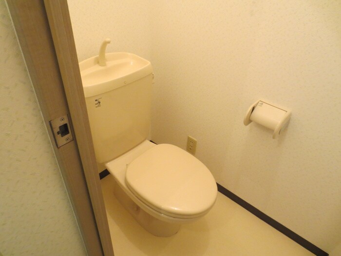 物件内観写真8　(トイレ)