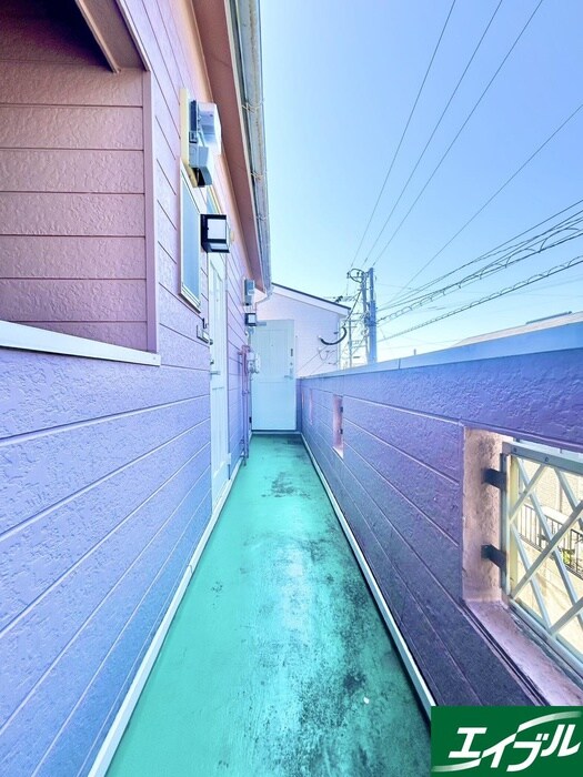 物件外観写真6　(エントランス部分)