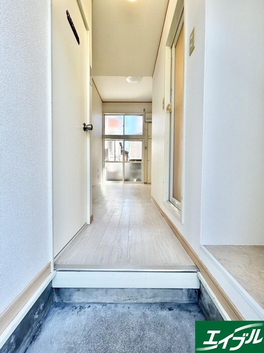 物件内観写真15　(玄関)