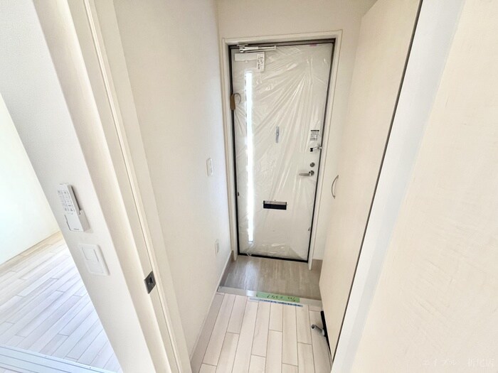 物件内観写真7　(玄関)