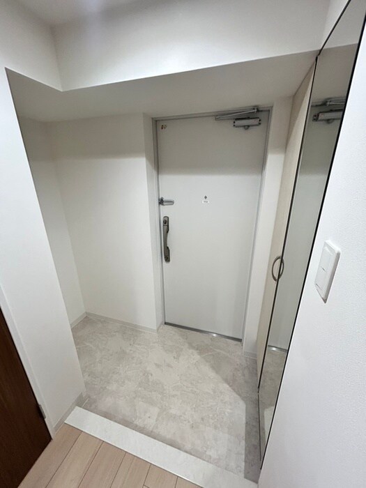 物件内観写真11　(玄関)