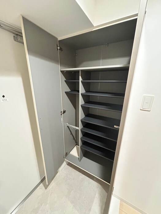 物件内観写真12　(靴箱)