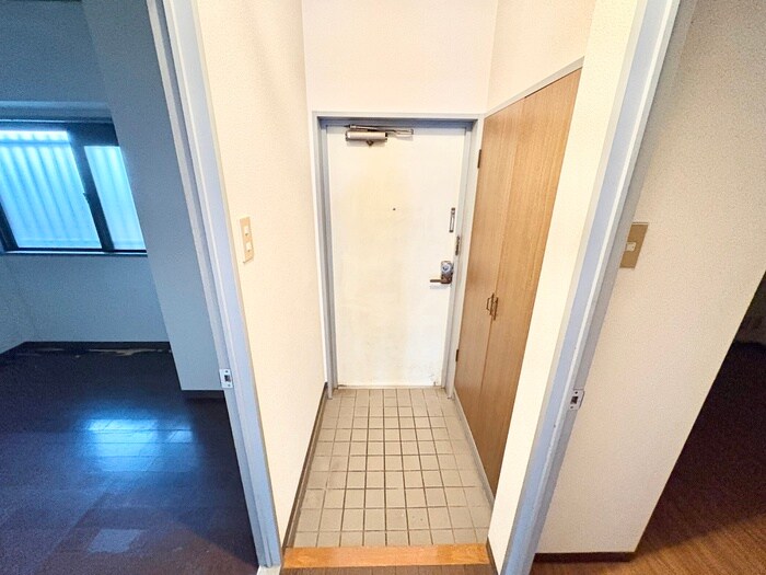 物件内観写真15　(玄関)