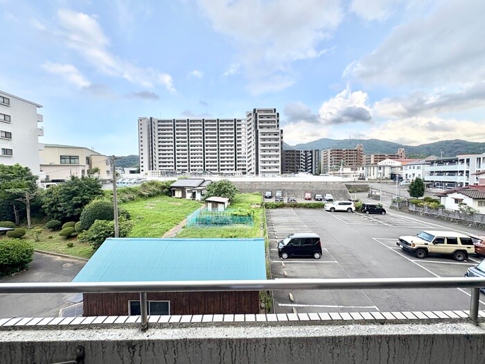 物件内観写真16　(室内からの展望)