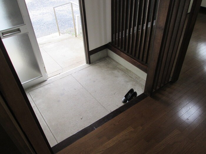 物件内観写真8　(玄関)