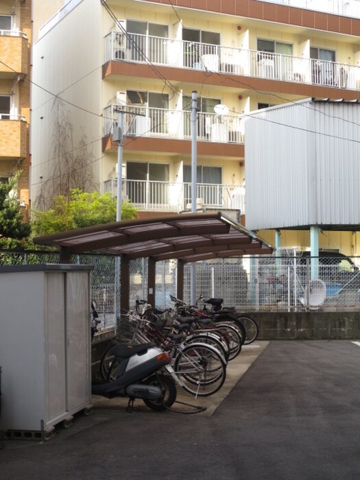 物件外観写真6　(駐輪場)