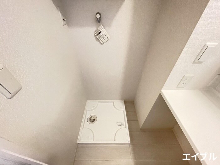 物件内観写真12　(洗濯機置場)