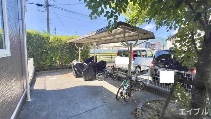 物件外観写真6　(駐輪場)