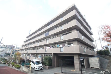 リファレンス寺塚外観写真