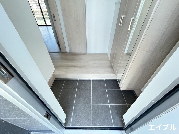 物件内観写真14　(玄関)