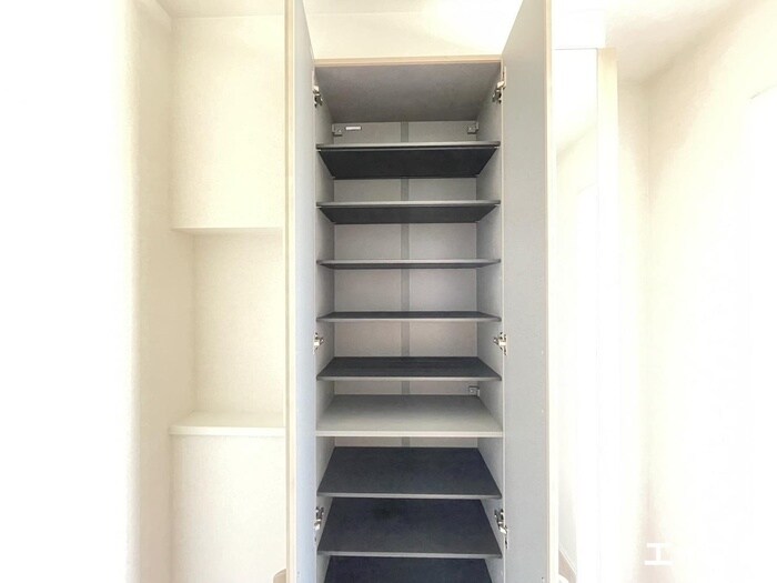 物件内観写真15　(靴箱)